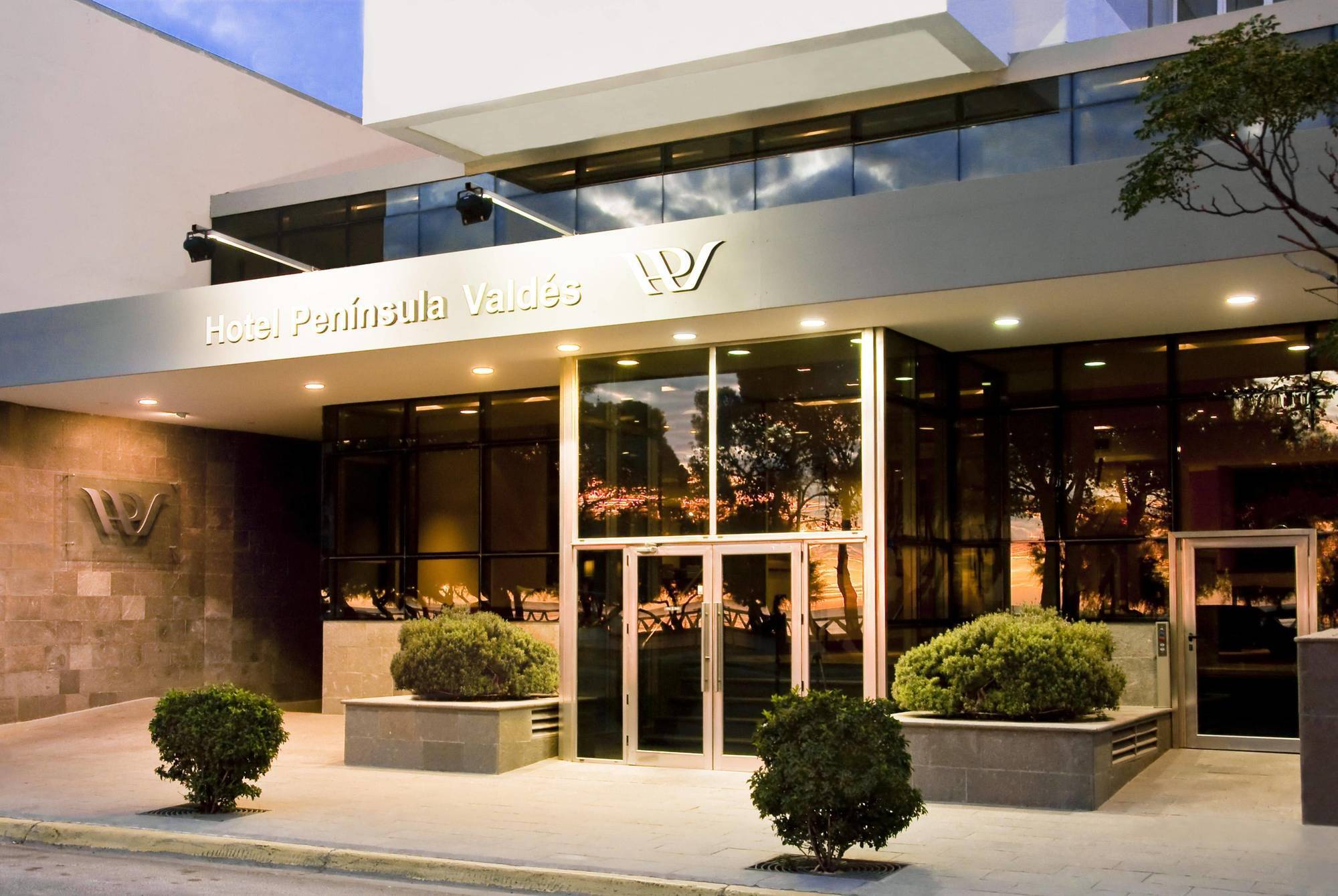 Hotel Peninsula Valdes Puerto Madryn Buitenkant foto